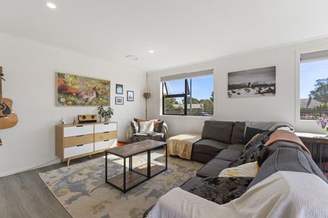 Photo of property in 5 Te Puke Te Ao Way, Otaki, 5512