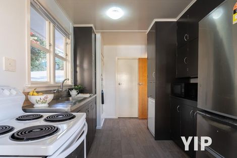 Photo of property in 43 Catherine Crescent, Paparangi, Wellington, 6037