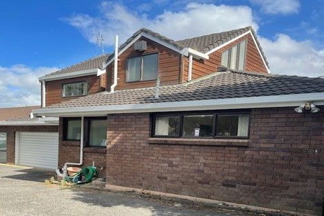 Photo of property in 2/179 Wiseley Road, West Harbour, Auckland, 0618