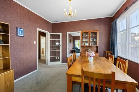 Photo of property in 64 Cambridge Terrace, Waterloo, Lower Hutt, 5011