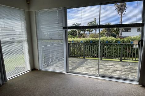 Photo of property in 336 Royal Road, Massey, Auckland, 0614