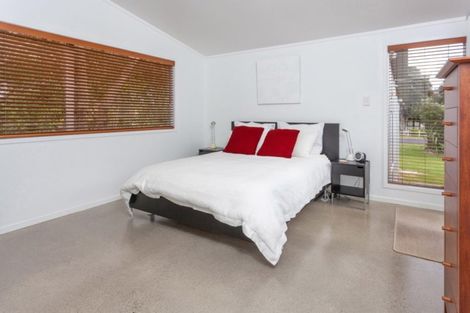 Photo of property in 150 Ocean Beach Road, Tairua, 3508