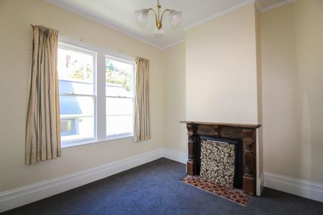 Photo of property in 14a Kelburn Parade, Kelburn, Wellington, 6012