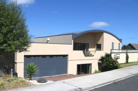 Photo of property in 12 Brigantine Drive, Beach Haven, Auckland, 0626
