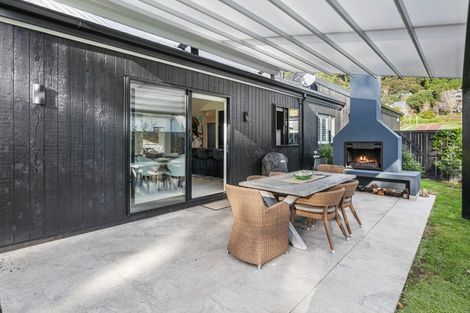 Photo of property in 15 Lynette Place, Pauanui, 3579