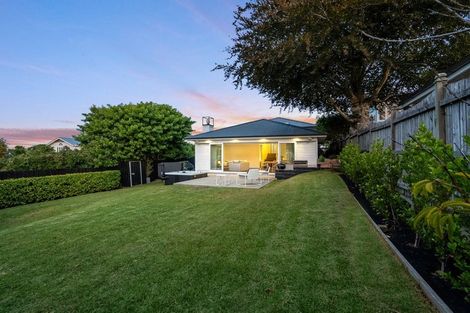 Photo of property in 10 Le Roy Terrace, Birkenhead, Auckland, 0626