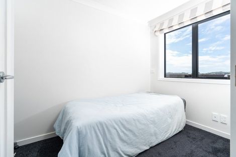 Photo of property in 79 Spenmoor Street, Newlands, Wellington, 6037