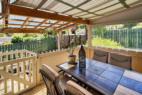 Photo of property in 73 Blue Mountains Road, Pinehaven, Upper Hutt, 5019