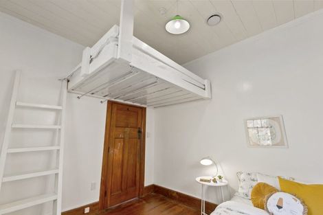 Photo of property in 45 Palliser Road, Roseneath, Wellington, 6011