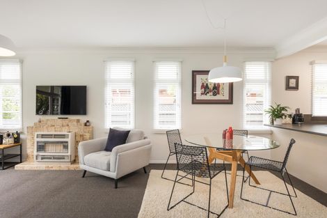 Photo of property in 35 Hardie Street, Hokowhitu, Palmerston North, 4410