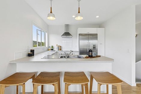 Photo of property in 35 Chartwell Drive, Crofton Downs, Wellington, 6035