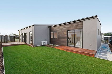Photo of property in 21 Greystone Close, Halswell, 8025