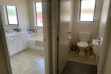 Photo of property in 10 Locksley Lane, Hamilton East, Hamilton, 3216