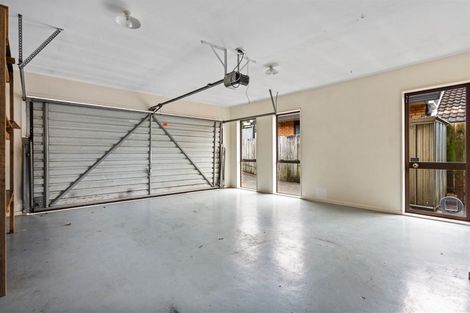 Photo of property in 43 Ewhurst Place, Goodwood Heights, Auckland, 2105