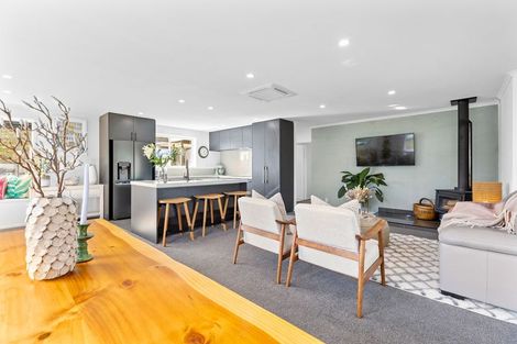 Photo of property in 7b Beach Road, Omata, New Plymouth, 4374