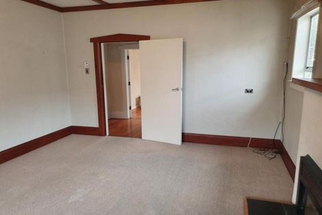 Photo of property in 98 Fulford Street, New Plymouth, 4310