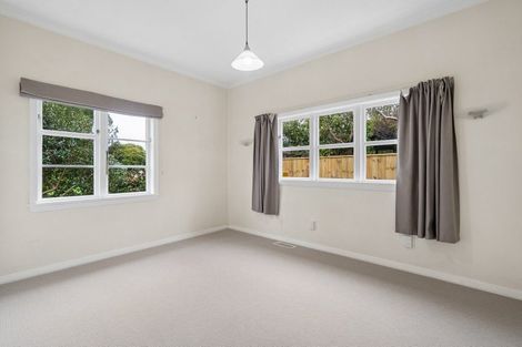 Photo of property in 6 Station Road, Khandallah, Wellington, 6035