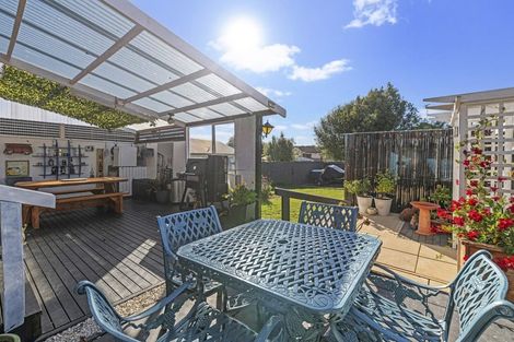 Photo of property in 2/8 Leven Lane, Totara Heights, Auckland, 2105