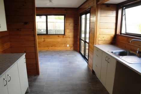 Photo of property in 1/9 Bronzewing Terrace, Unsworth Heights, Auckland, 0632