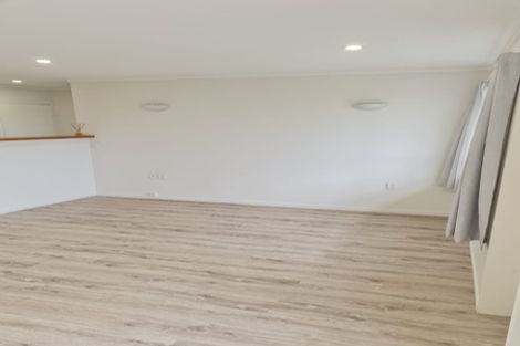 Photo of property in 33a Springs Road, Parakai, 0830