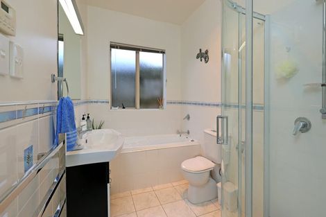 Photo of property in 80 San Marino Drive West, Henderson, Auckland, 0612