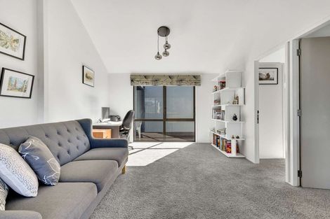 Photo of property in 37 Hikanui Drive, Havelock North, 4130