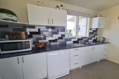 Photo of property in 36 Seabury Avenue, Foxton Beach, Foxton, 4815