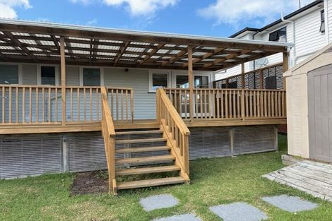 Photo of property in 15 Dakota Avenue, Beach Haven, Auckland, 0626