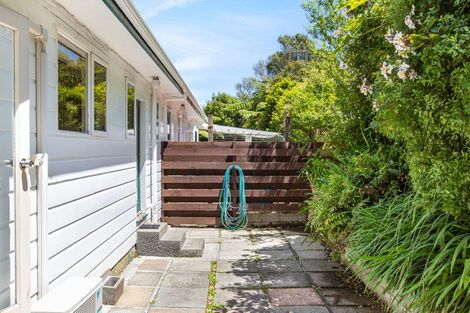 Photo of property in 105b Taylor Terrace, Tawa, Wellington, 5028