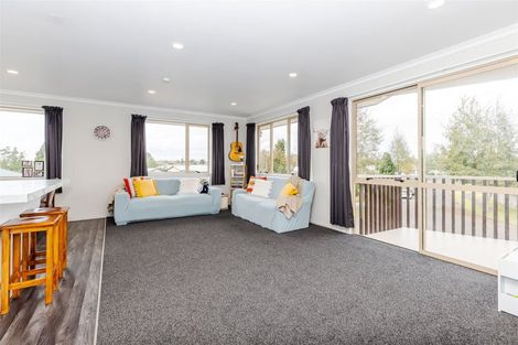 Photo of property in 33 Antrim Place, Nawton, Hamilton, 3200