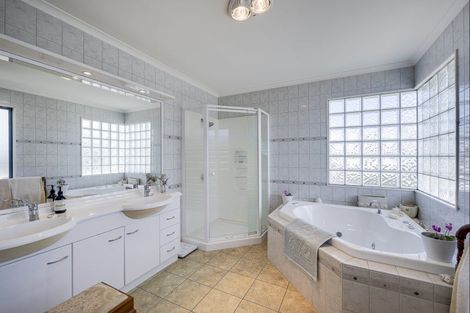 Photo of property in 24 The Esplanade, Westshore, Napier, 4110