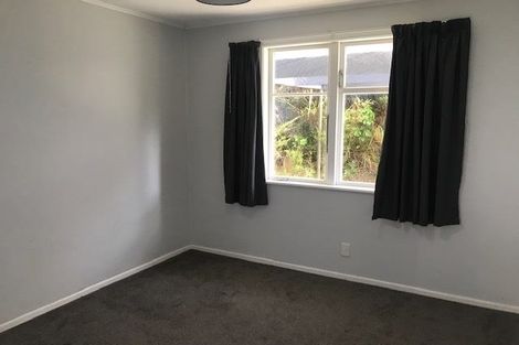 Photo of property in 39 Lowry Crescent, Stokes Valley, Lower Hutt, 5019