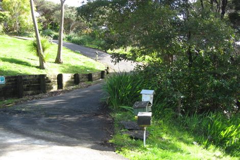 Photo of property in 38 Rauhuia Crescent, Parau, Auckland, 0604