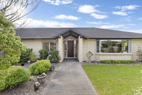 Photo of property in 32 Titoki Road, Waikanae Beach, Waikanae, 5036