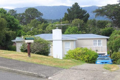 Photo of property in 4 Dawn Grove, Brown Owl, Upper Hutt, 5018