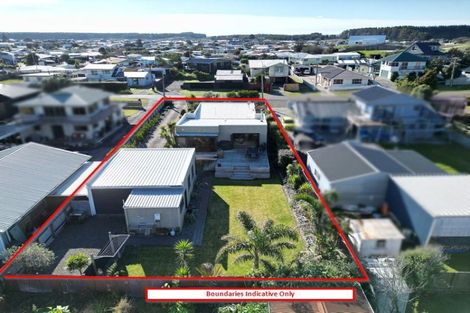 Photo of property in 50 Shortt Street, Foxton Beach, Foxton, 4815