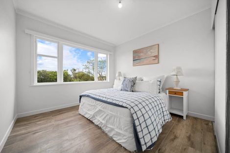 Photo of property in 1/63 Arran Road, Browns Bay, Auckland, 0630