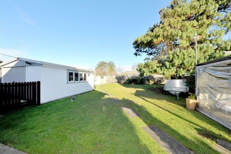 Photo of property in 84 Farquhars Road, Redwood, Christchurch, 8051