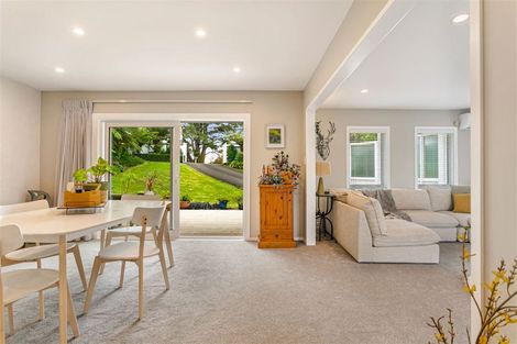 Photo of property in 1040 Scenic Drive North, Swanson, Auckland, 0816