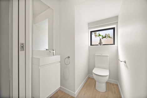 Photo of property in 8/5 Peachgrove Road, Te Atatu Peninsula, Auckland, 0610