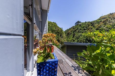 Photo of property in 2/17 Blackbridge Road, Wadestown, Wellington, 6012