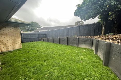 Photo of property in 14 Glenveagh Park Drive, Weymouth, Auckland, 2103