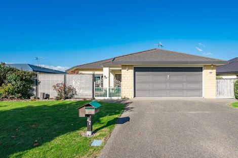 Photo of property in 27 San Priamo Place, Paraparaumu Beach, Paraparaumu, 5032