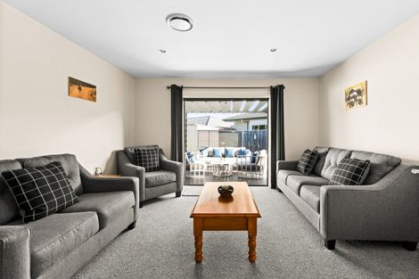 Photo of property in 8 Hanna Place, Havelock North, 4130