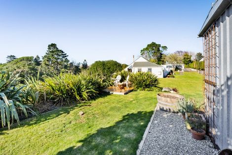 Photo of property in 28 Pararewa Drive, Whalers Gate, New Plymouth, 4310