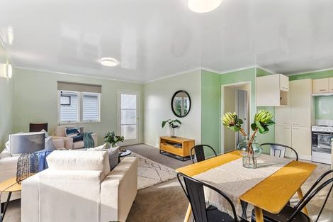 Photo of property in 37 Moire Road, Massey, Auckland, 0614