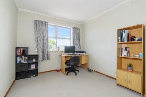 Photo of property in 5 Nor'east Drive, Northcross, Auckland, 0632