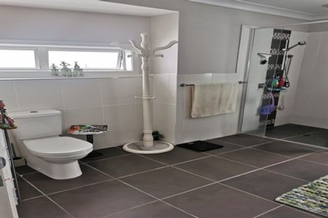 Photo of property in 67 San Valentino Drive, Henderson, Auckland, 0612