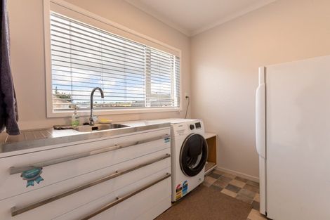 Photo of property in 1 Mckay Place, Dannevirke, 4930