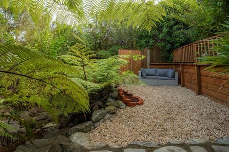 Photo of property in 24 Waimarama Street, Waikawa, Picton, 7220